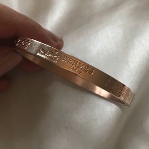 Rose gold Hermès bangle